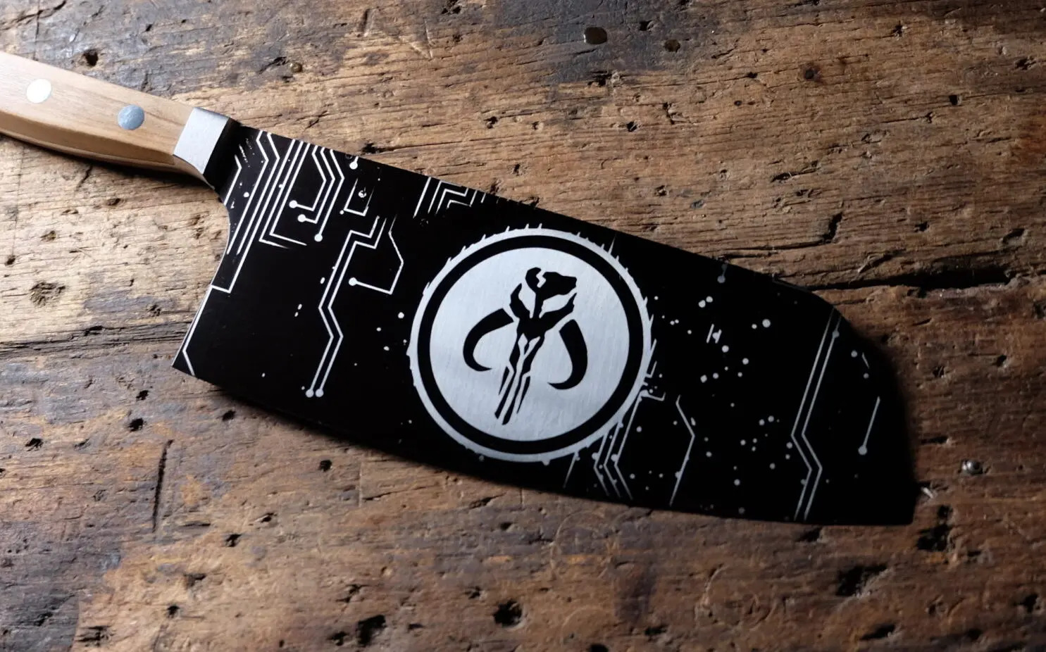 cuchillo negro personalizado by typemyknife con laser