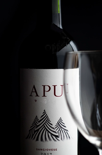 Una botella de Apu Sangiovese de Apu Winery (Apurímac)