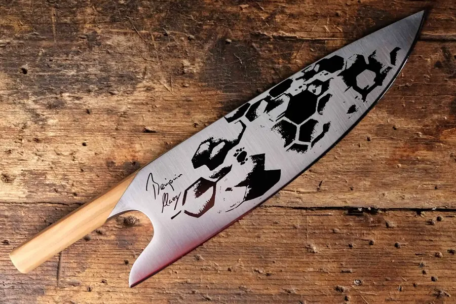 cuchillo personalizado para el chef aleman benjamin Maerz, realizado por typemyknife